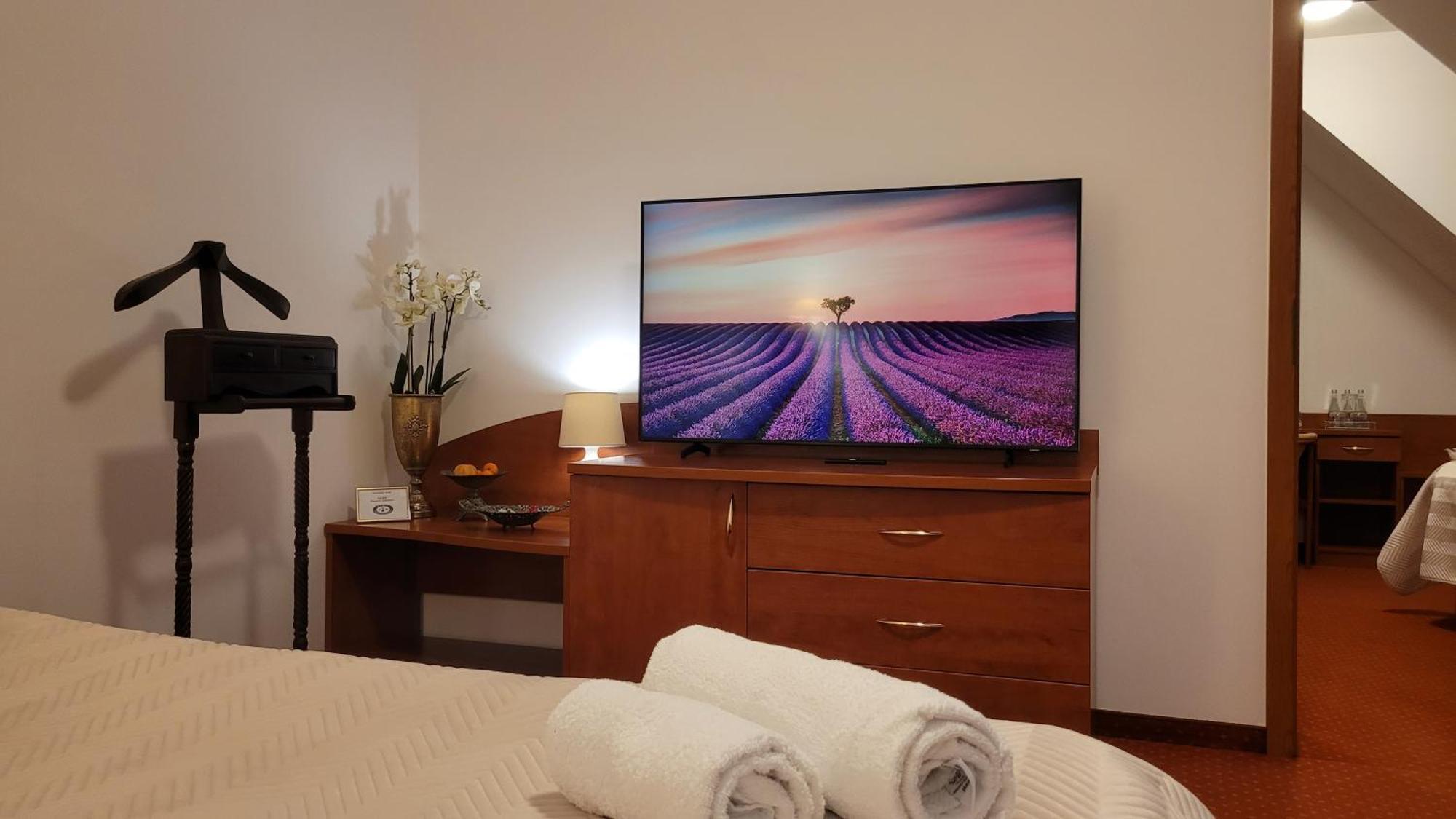 Hotel Maxim קווידזן מראה חיצוני תמונה