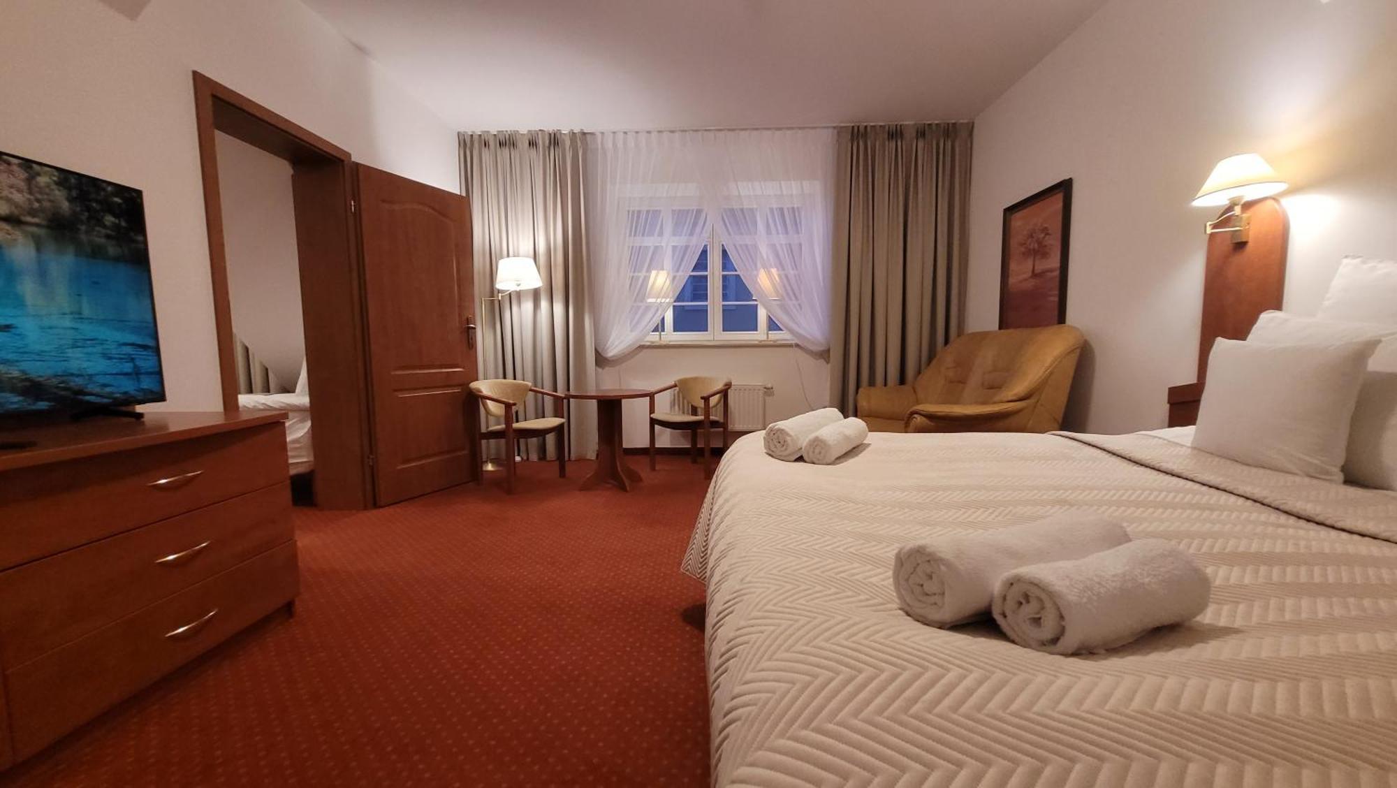 Hotel Maxim קווידזן מראה חיצוני תמונה