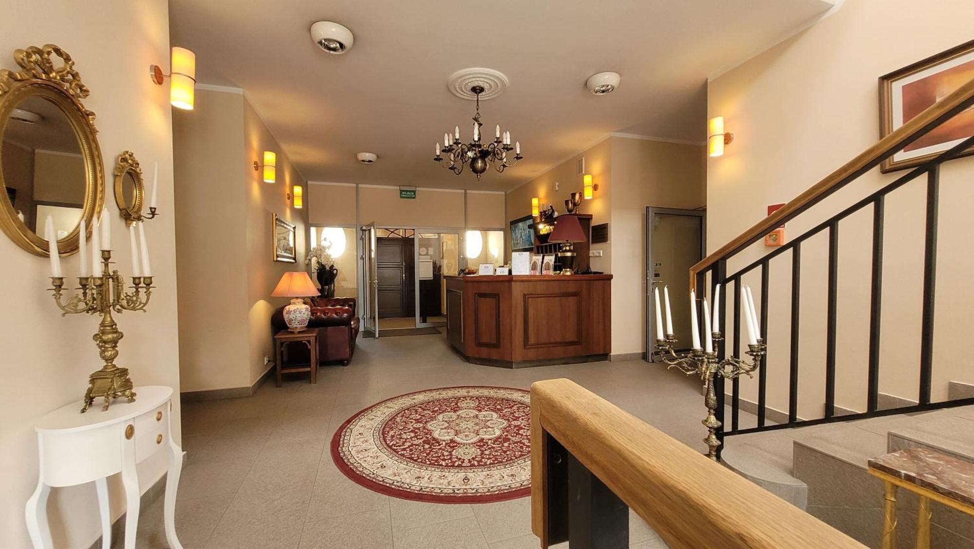 Hotel Maxim קווידזן מראה חיצוני תמונה