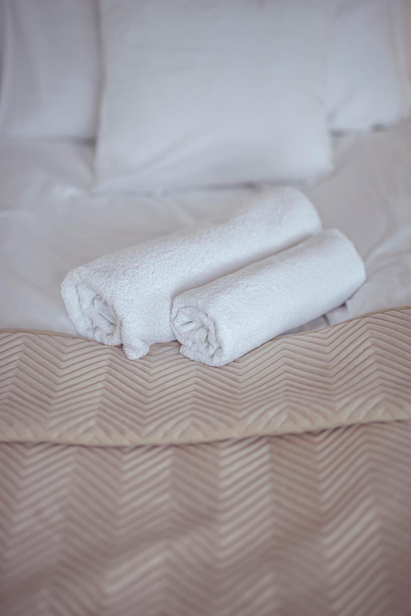 Hotel Maxim קווידזן מראה חיצוני תמונה