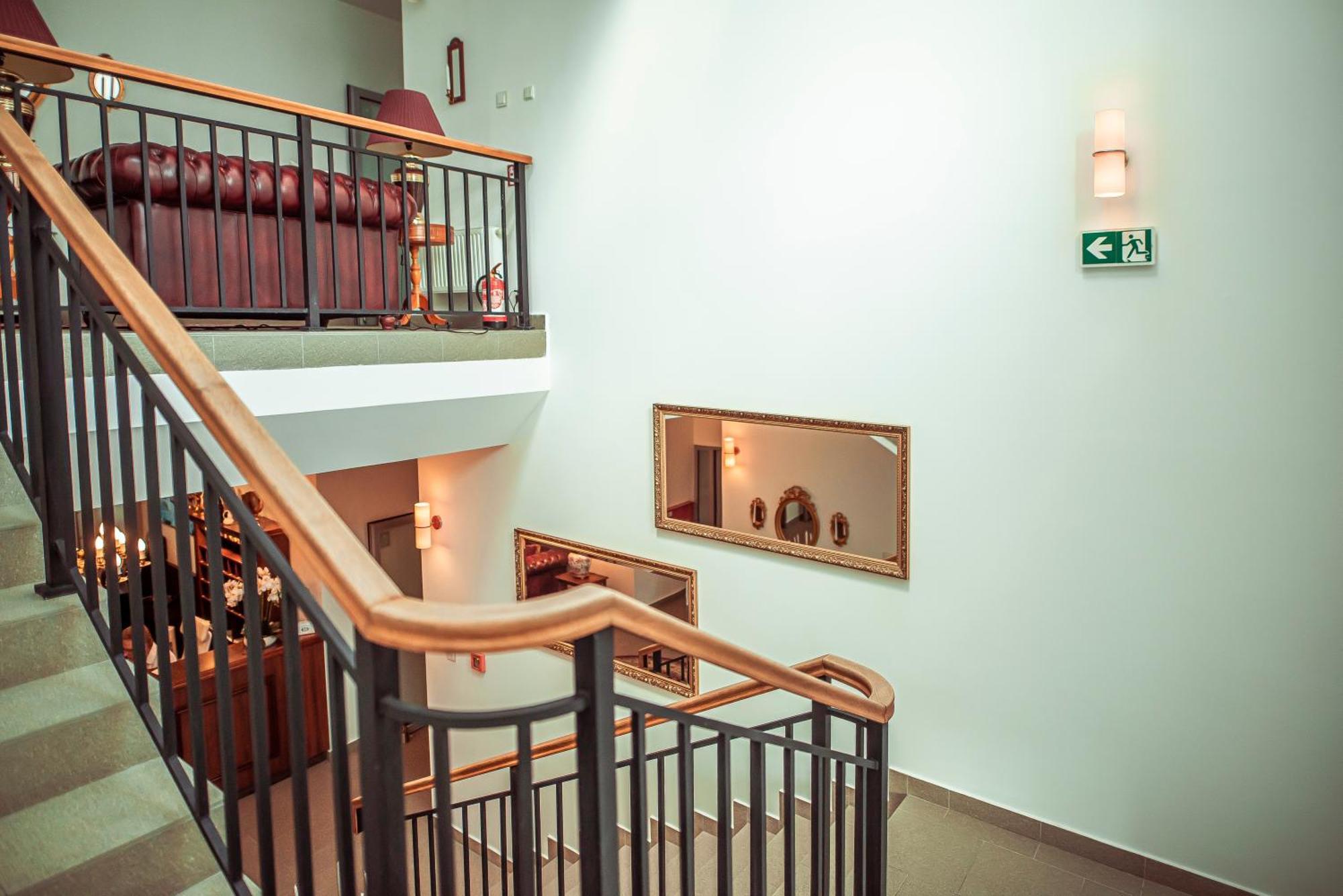Hotel Maxim קווידזן מראה חיצוני תמונה