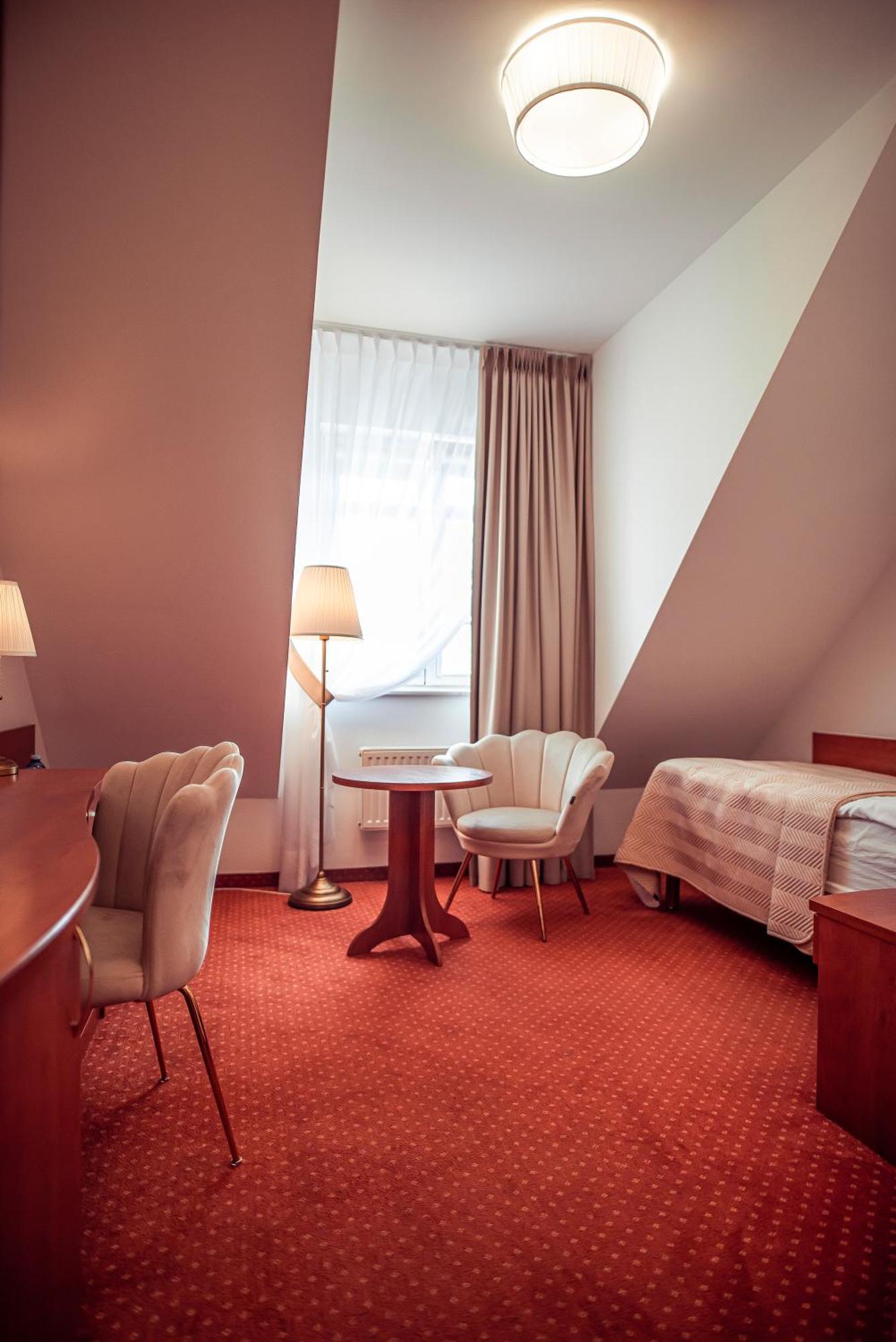 Hotel Maxim קווידזן מראה חיצוני תמונה