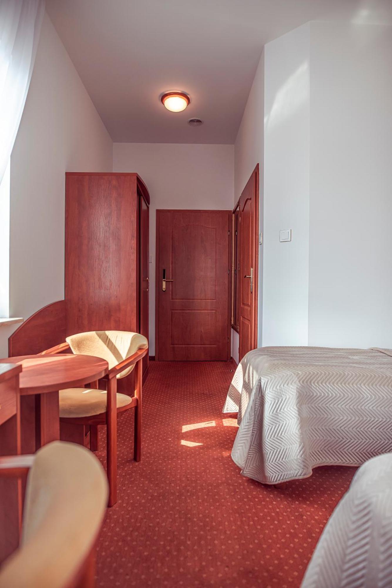 Hotel Maxim קווידזן מראה חיצוני תמונה