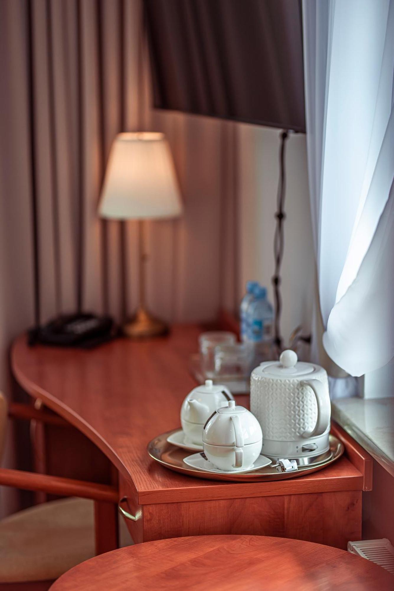 Hotel Maxim קווידזן מראה חיצוני תמונה