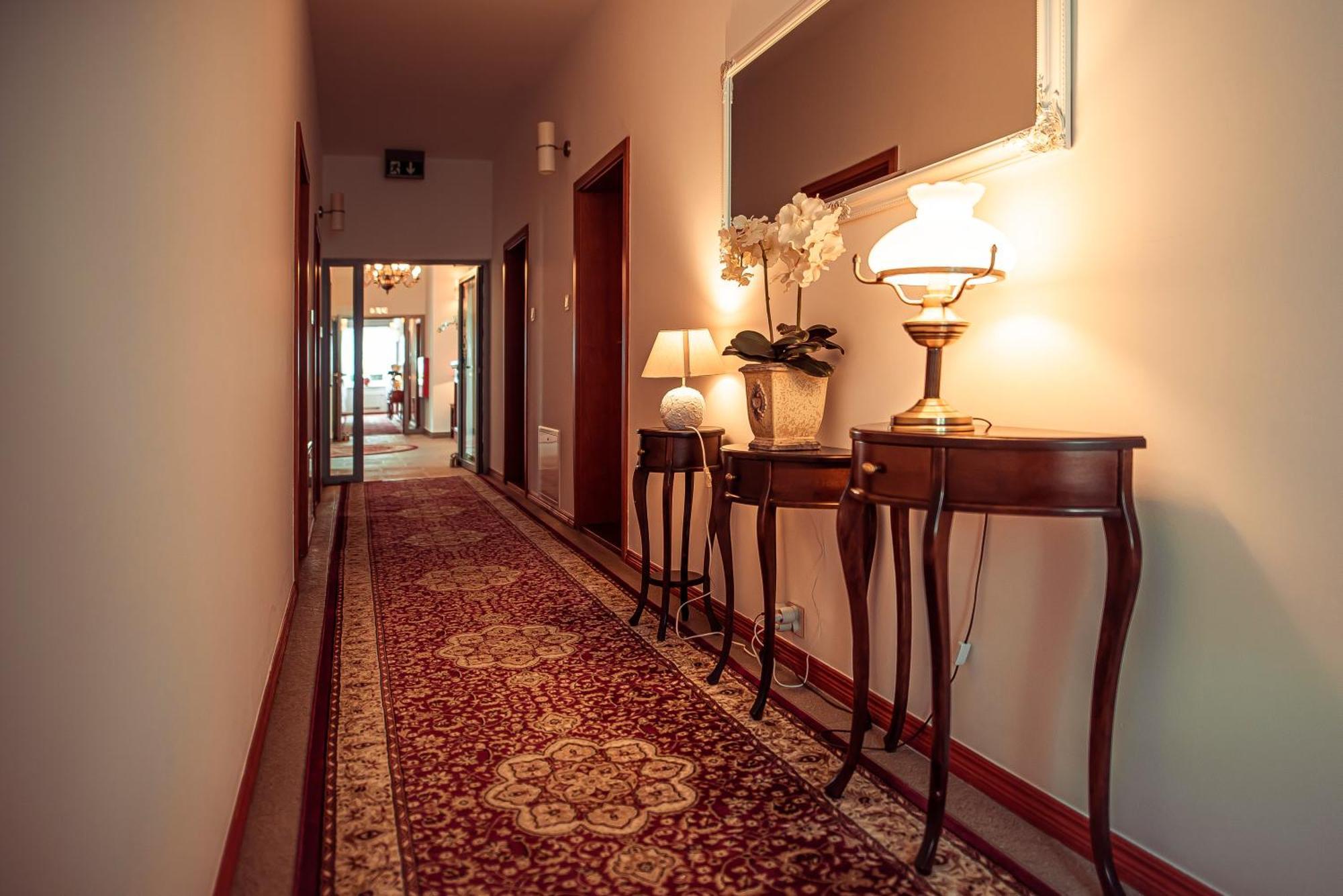 Hotel Maxim קווידזן מראה חיצוני תמונה