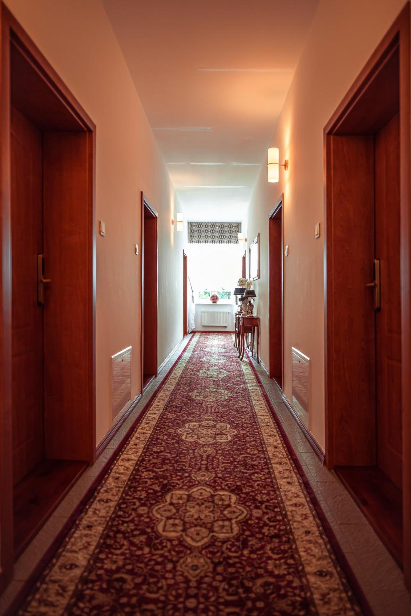 Hotel Maxim קווידזן מראה חיצוני תמונה