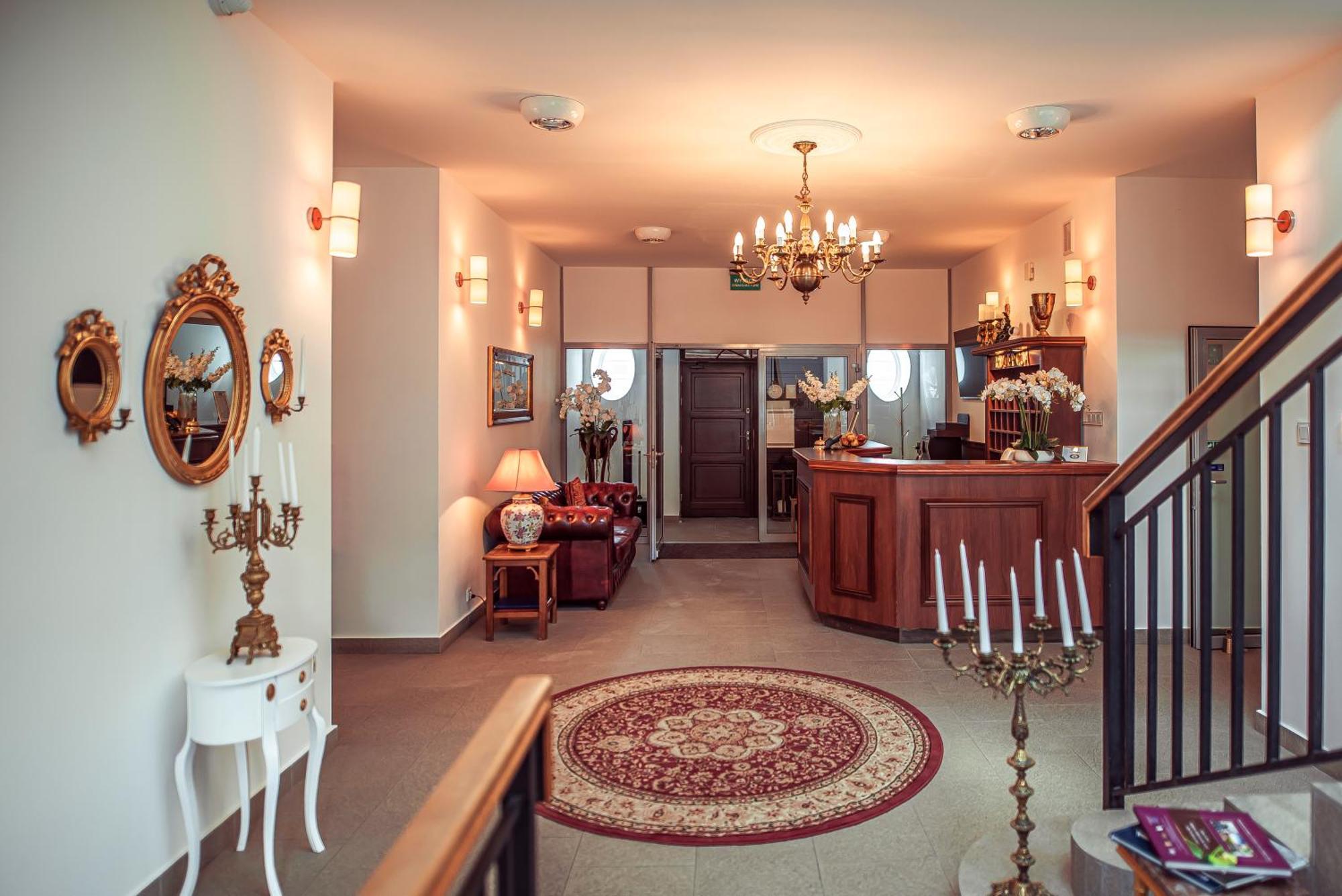 Hotel Maxim קווידזן מראה חיצוני תמונה