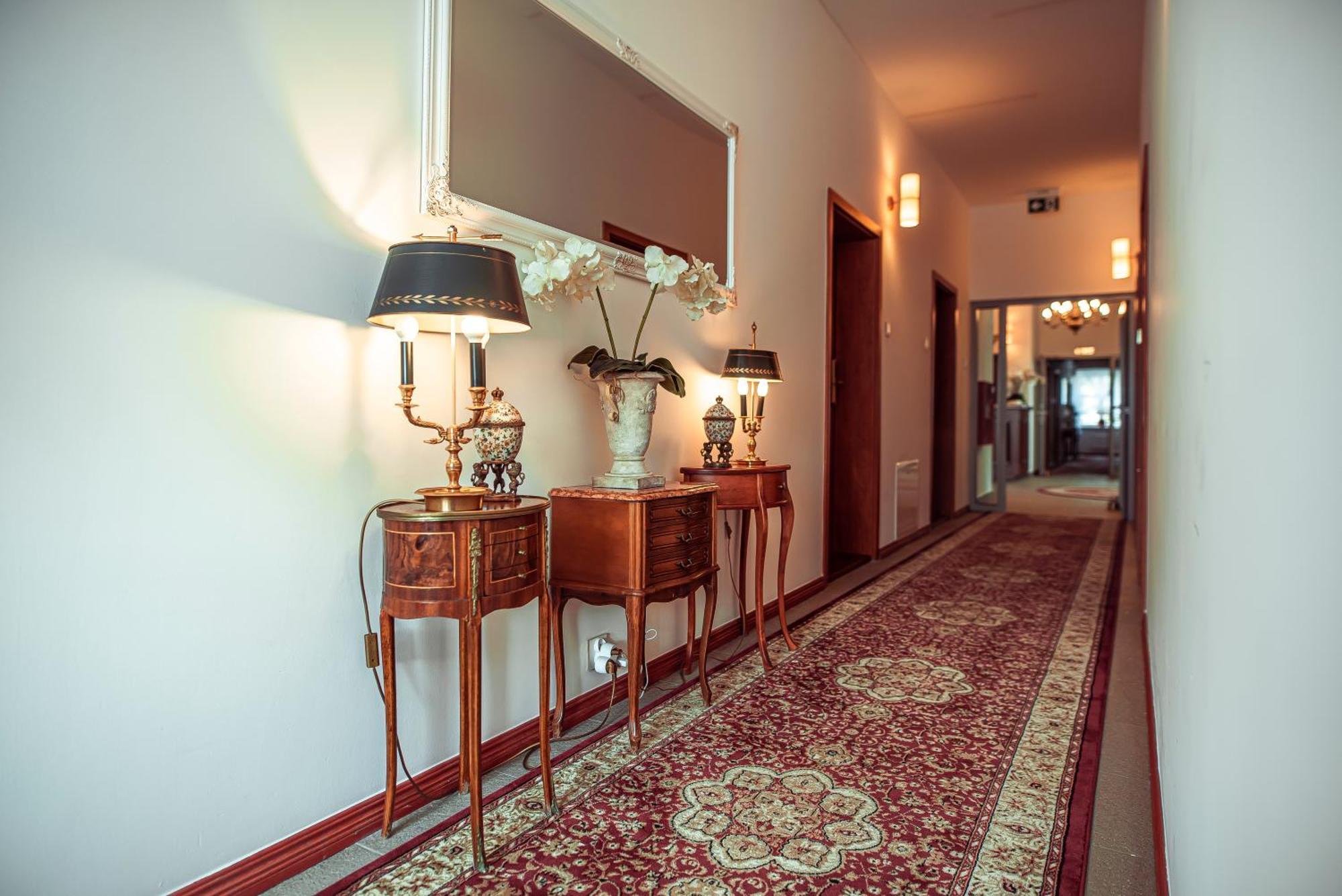 Hotel Maxim קווידזן מראה חיצוני תמונה