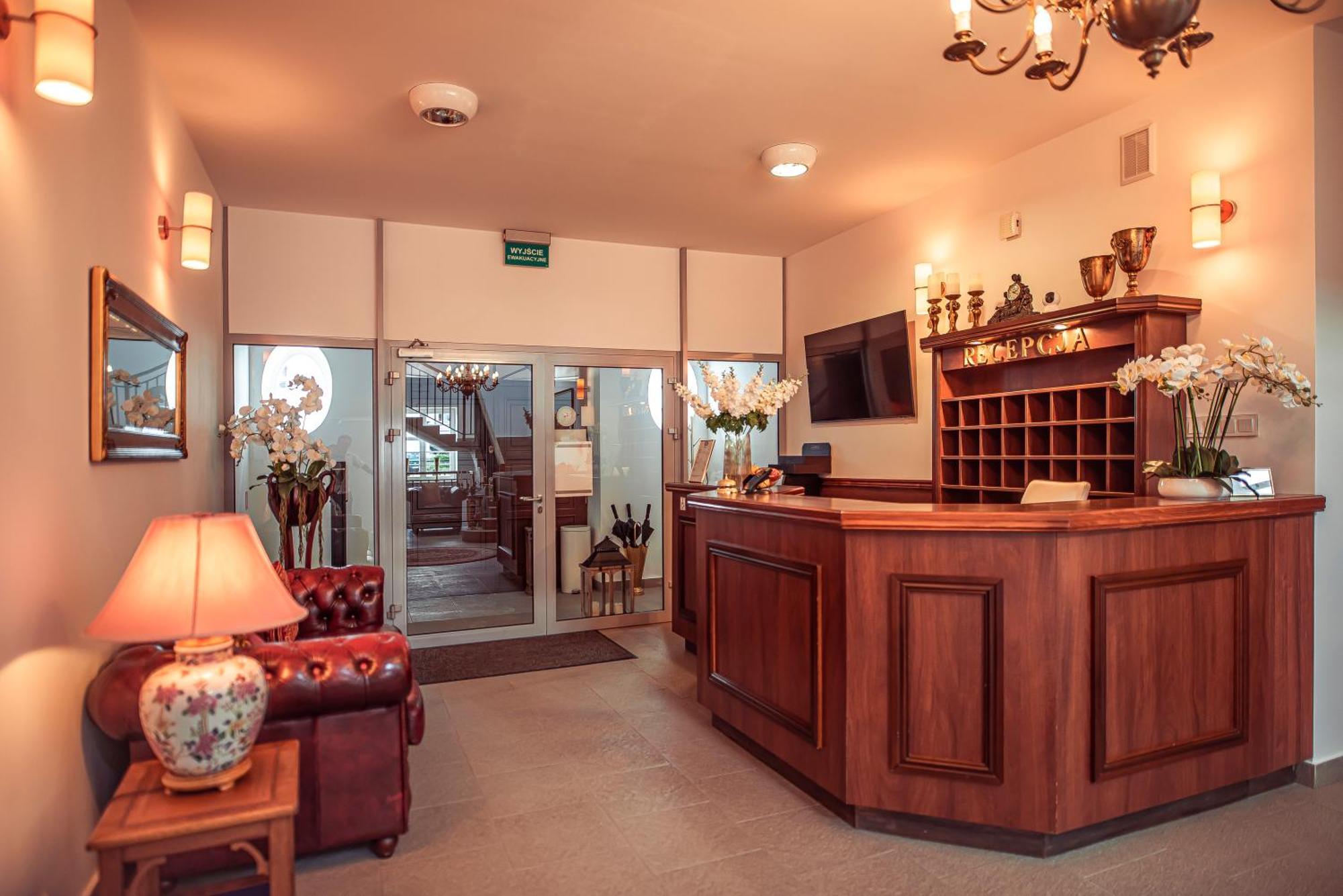 Hotel Maxim קווידזן מראה חיצוני תמונה